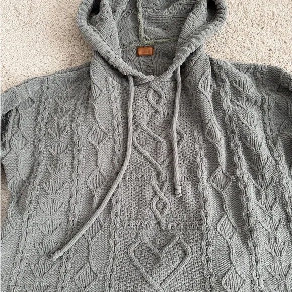 POL Green Heart Hooded Warm Cable Knit Sweater Womens Size Large - Picture 2 of 9